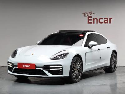 2023 Porsche Panamera