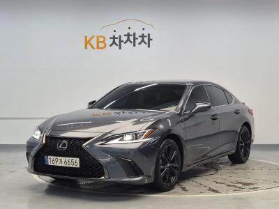 2024 Lexus ES