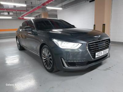 2018 Genesis EQ900