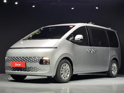 2025 Hyundai Staria