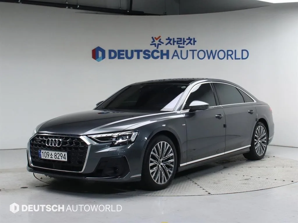 2022 Audi A8