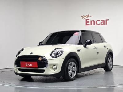 2019 MINI Cooper