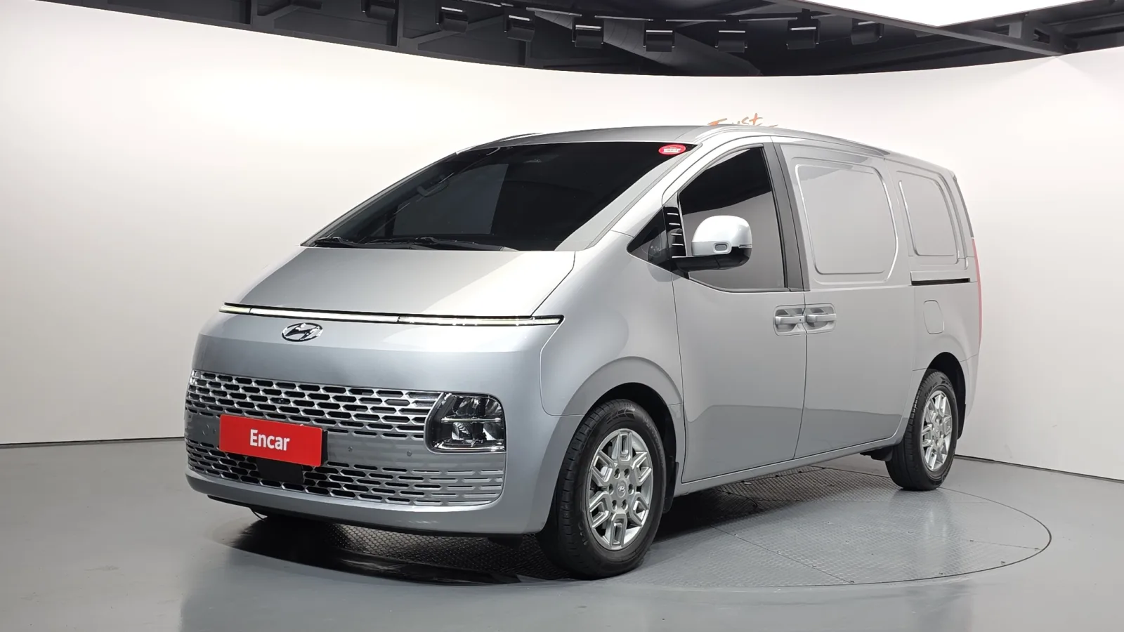 2024 Hyundai Staria