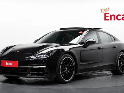 2018 Porsche Panamera
