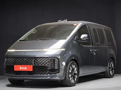 2025 Hyundai Staria