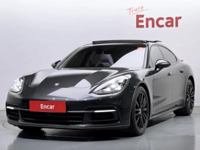 2018 Porsche Panamera