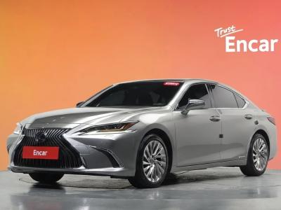 2019 Lexus ES
