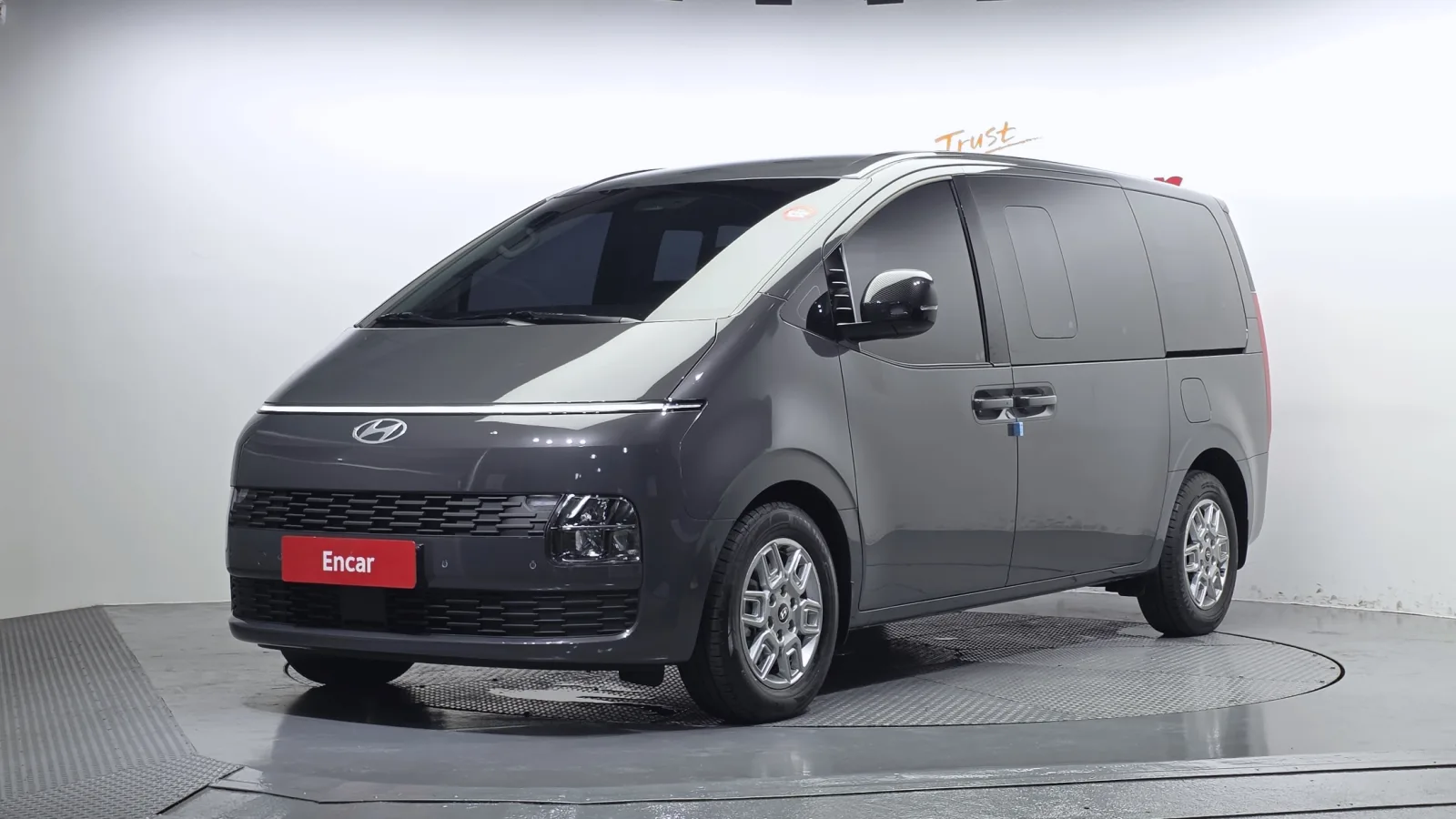 2026 Hyundai Staria