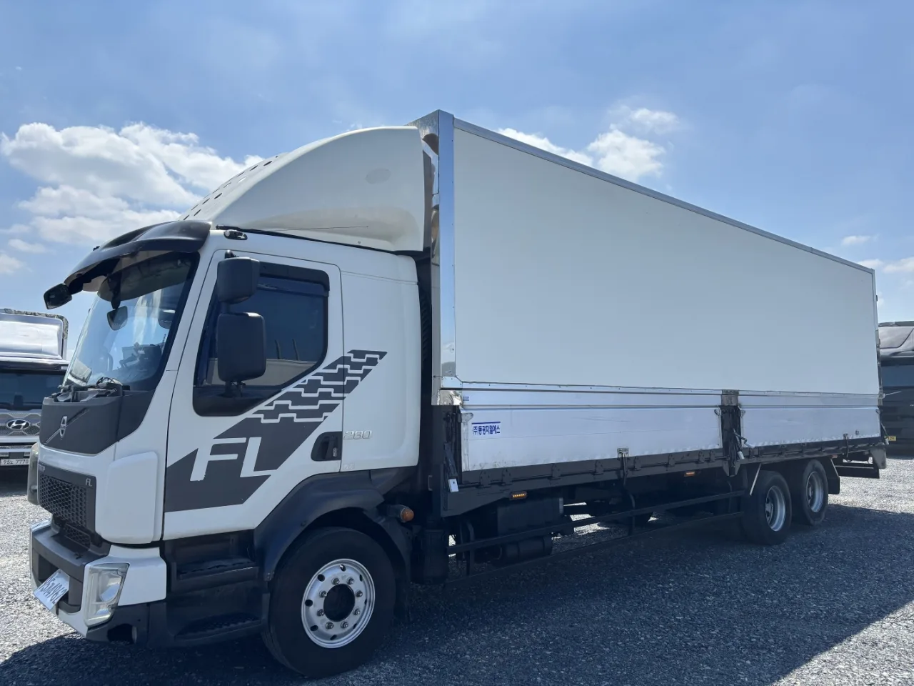 2016 Volvo CargoTruck