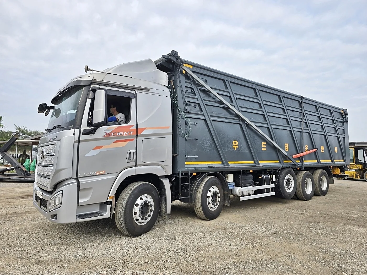 2021 Hyundai Xcient