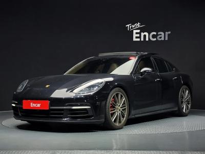 2018 Porsche Panamera