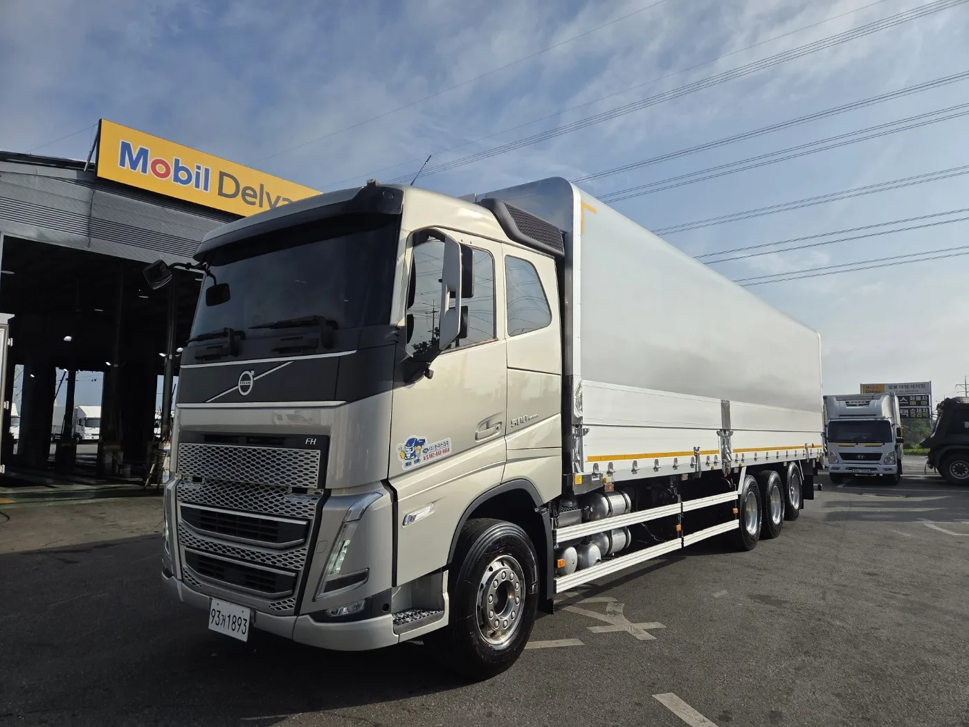 2022 Volvo CargoTruck
