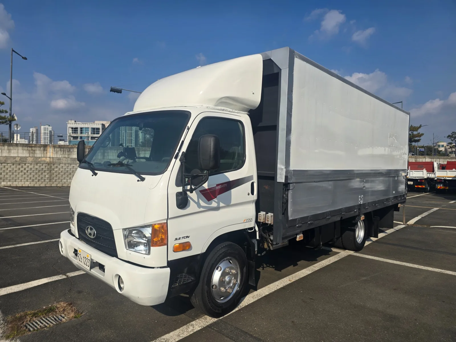 2014 Hyundai e-Mighty