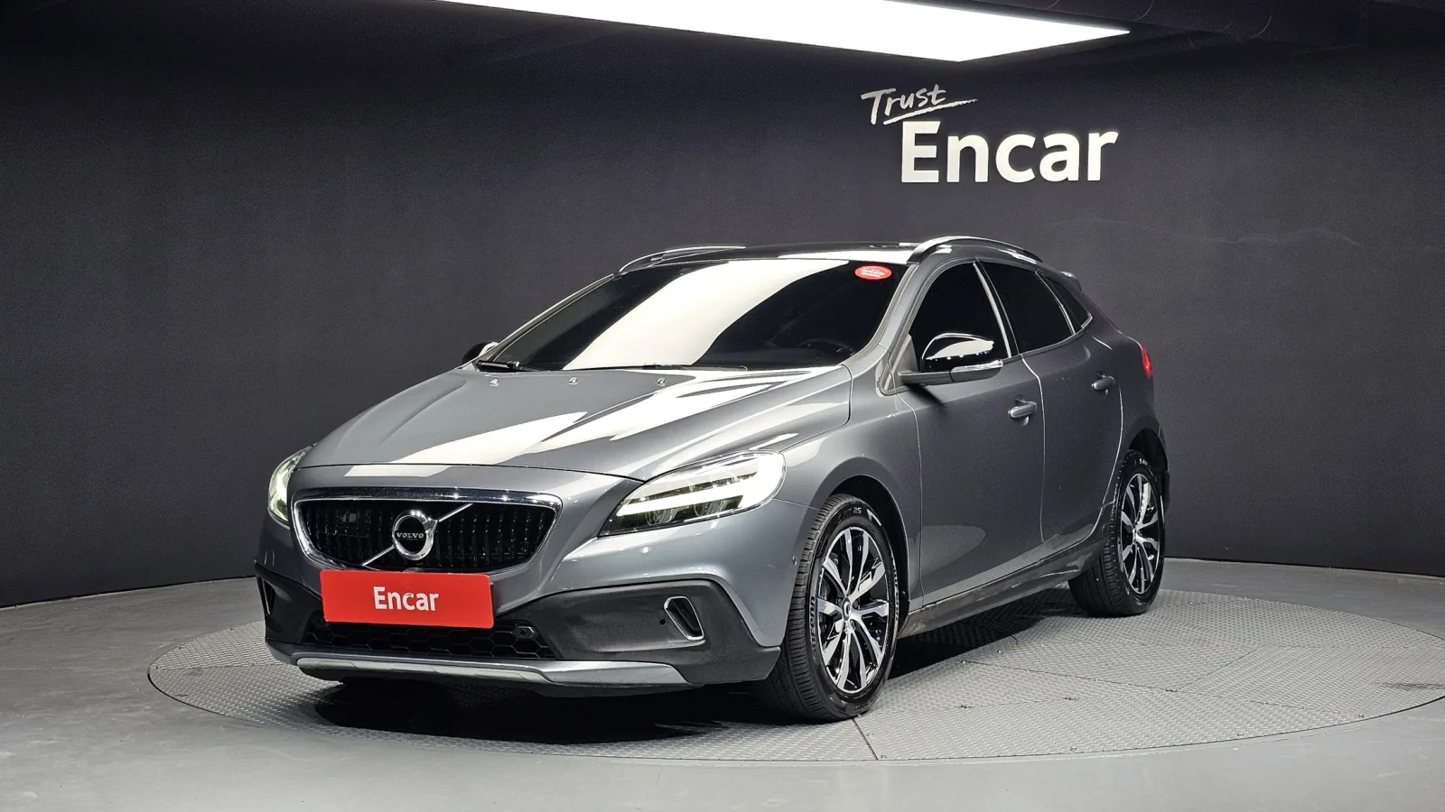 2019 Volvo V40