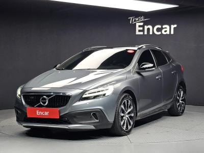 2019 Volvo V40
