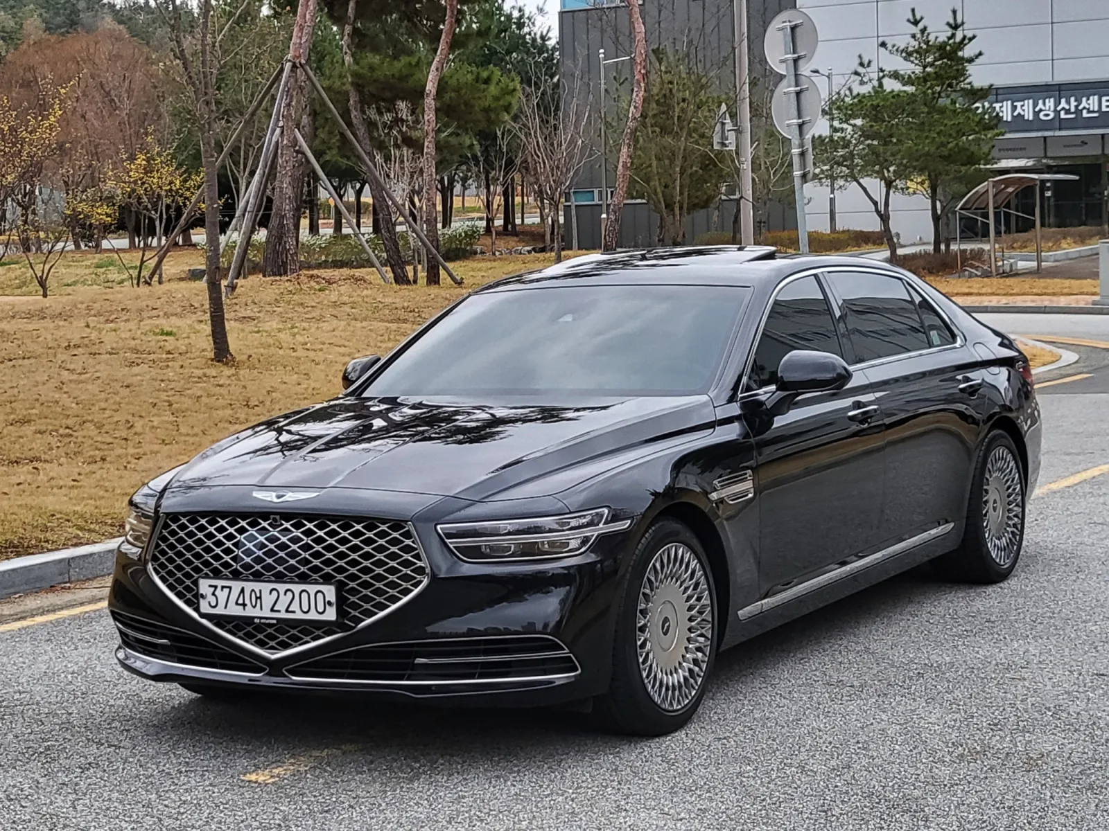 2020 Genesis G90