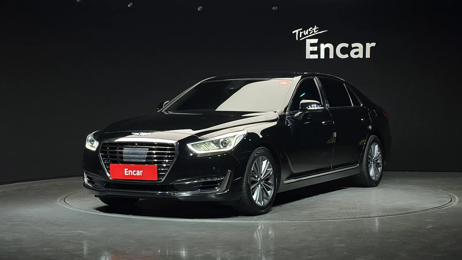 2017 Genesis EQ900