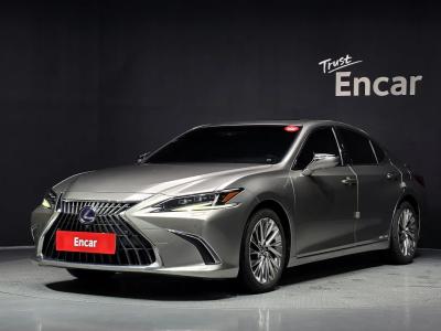 2022 Lexus ES