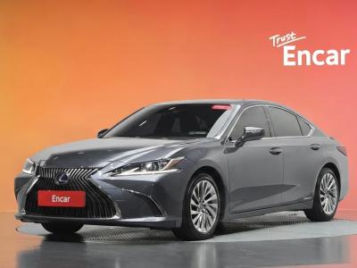2020 Lexus ES
