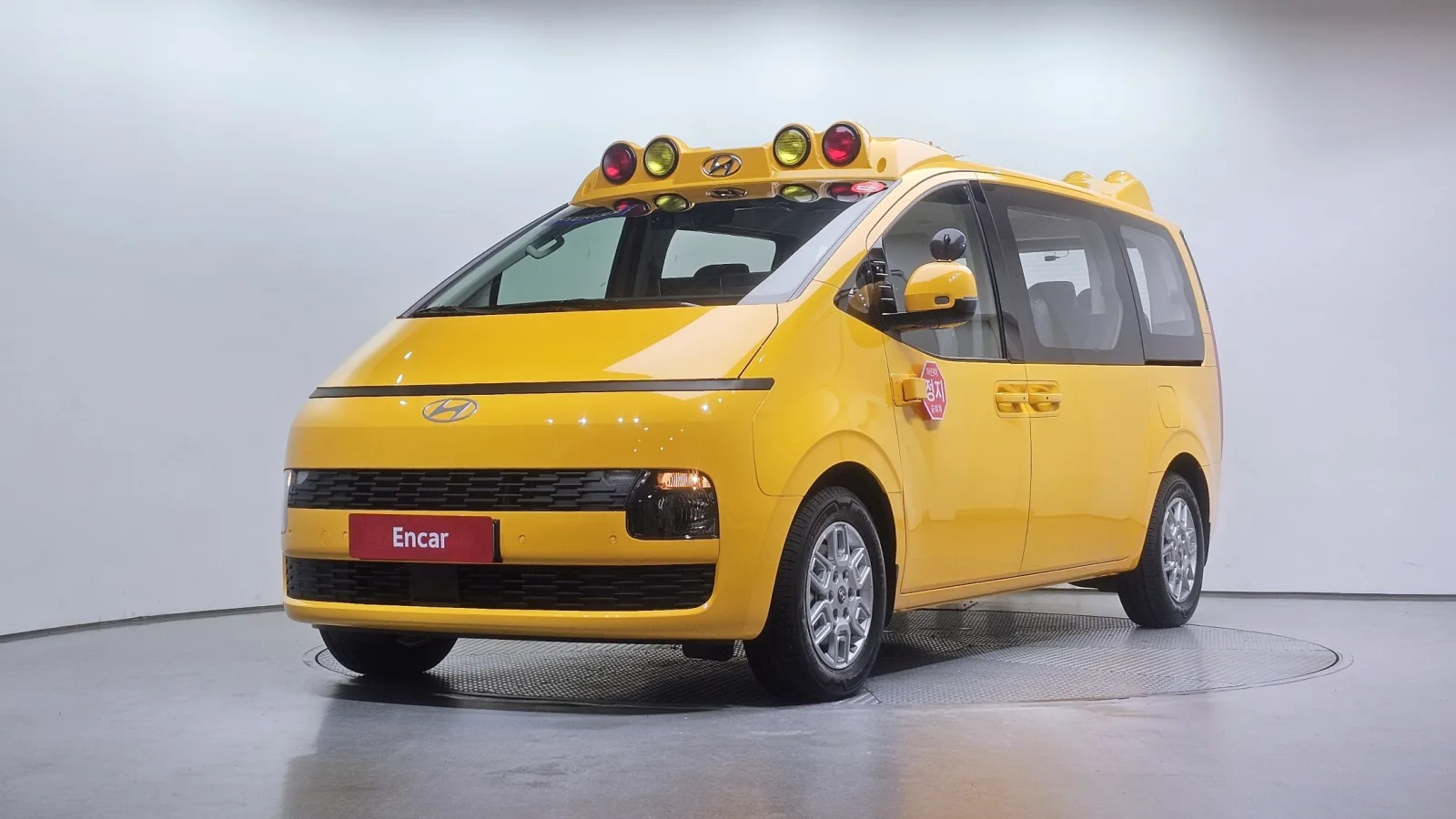 2026 Hyundai Staria
