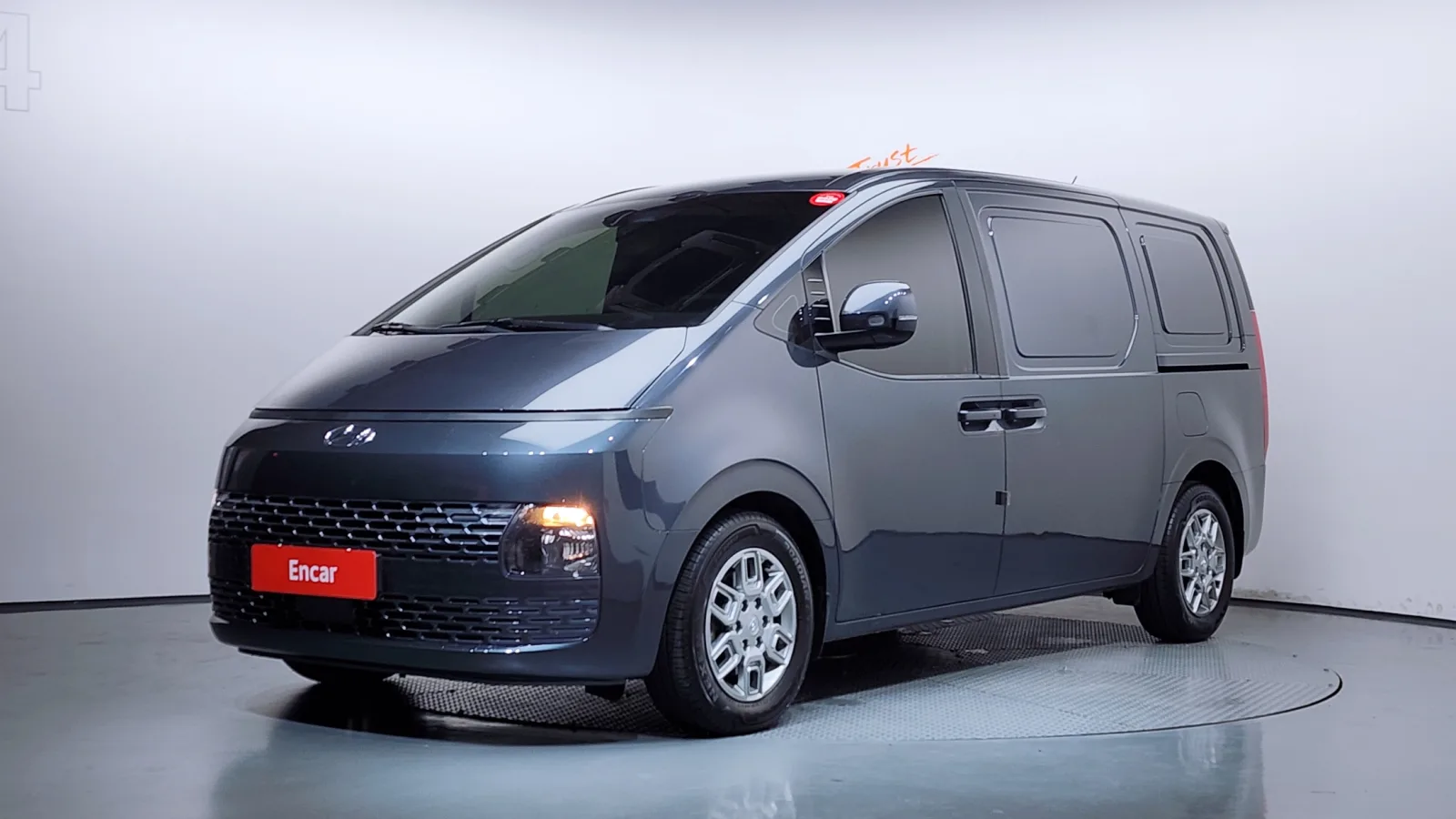 2022 Hyundai Staria