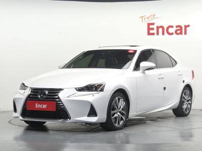 2017 Lexus IS