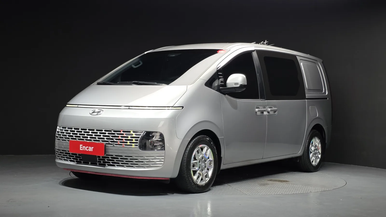 2024 Hyundai Staria