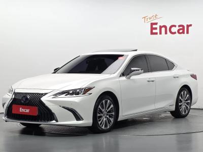 2019 Lexus ES
