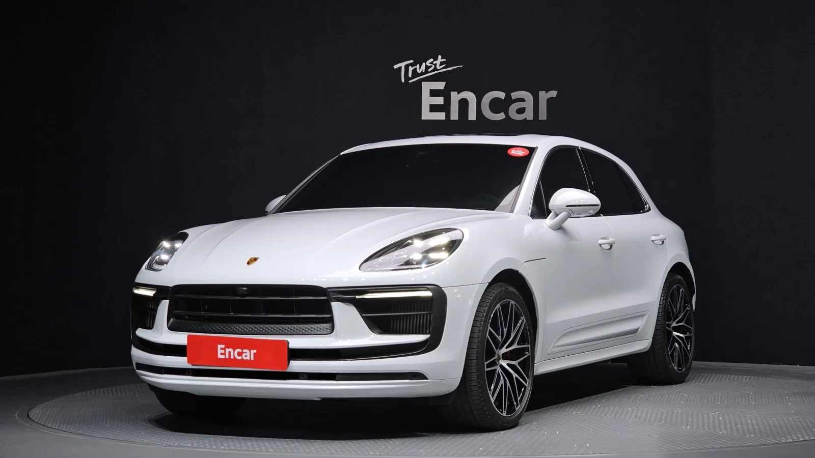 2022 Porsche Macan