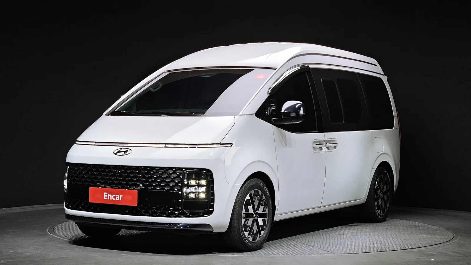 2023 Hyundai Staria