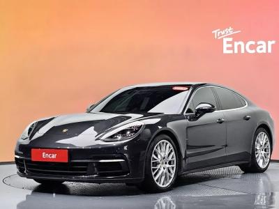 2018 Porsche Panamera