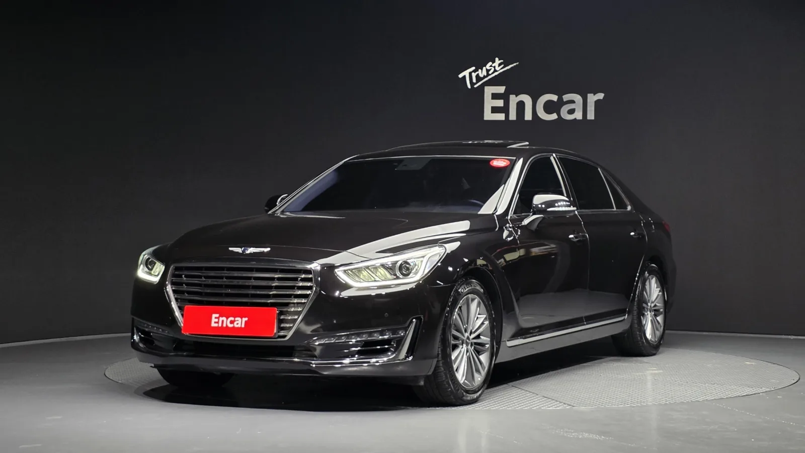 2018 Genesis EQ900