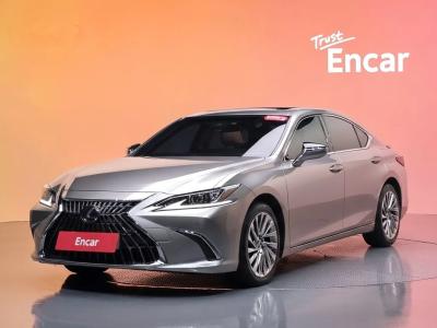 2022 Lexus ES