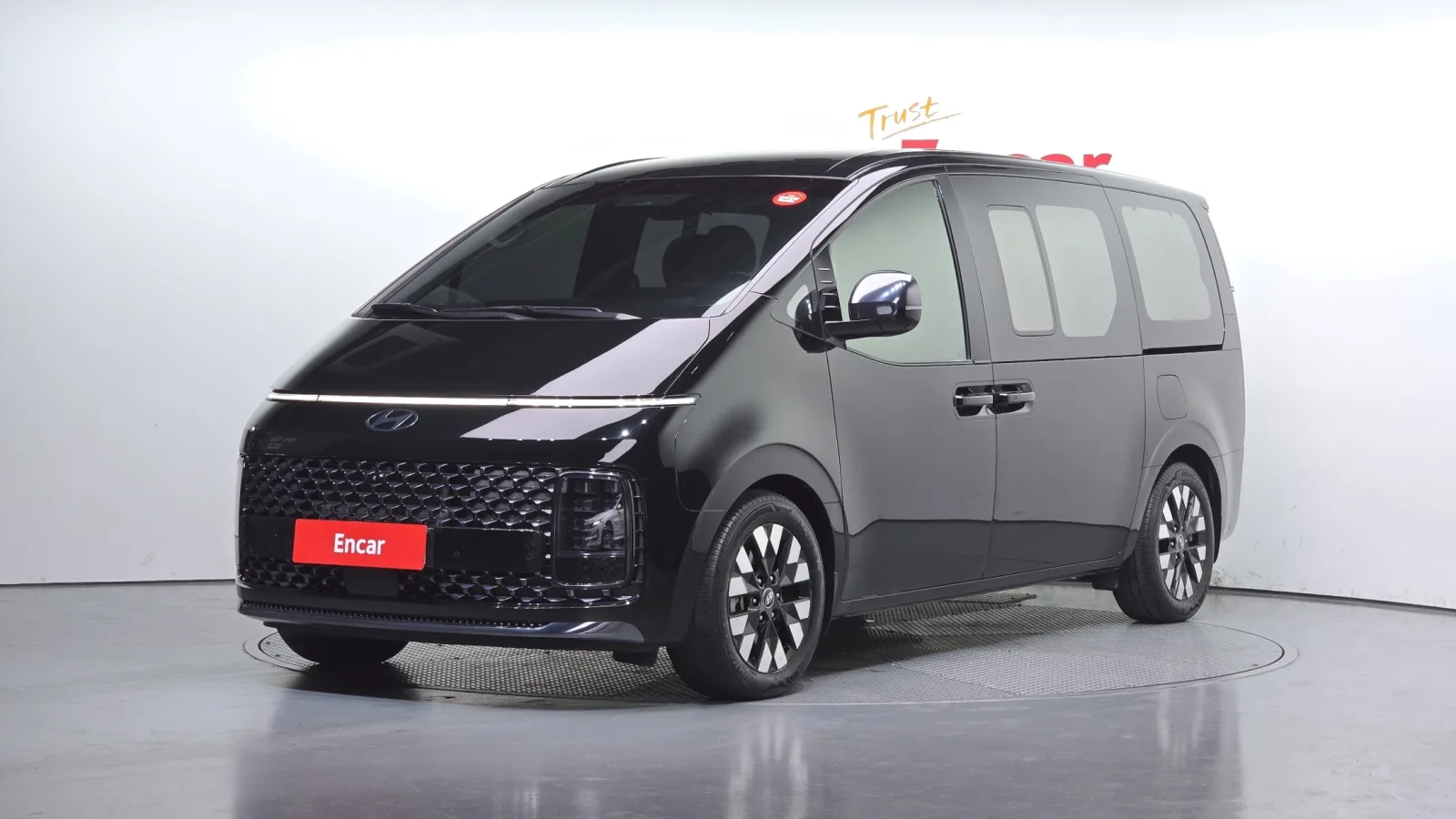 2025 Hyundai Staria