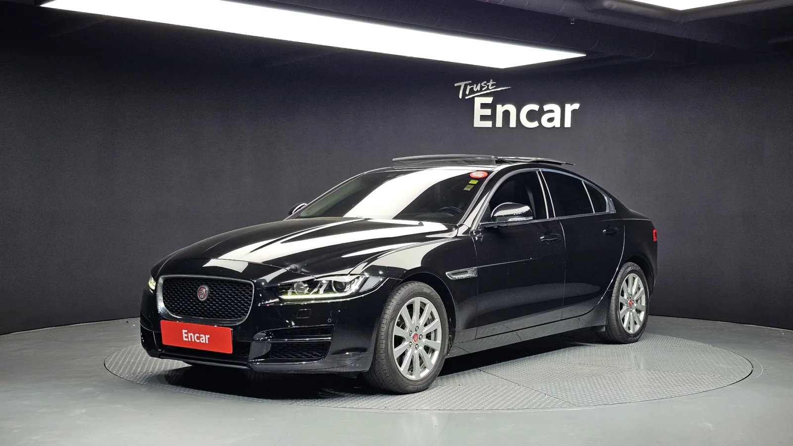 2018 Jaguar XE
