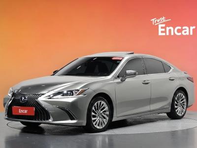 2021 Lexus ES