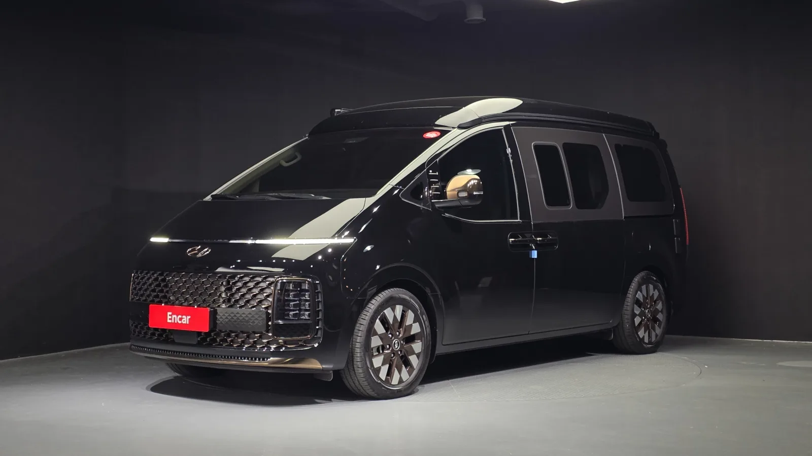 2023 Hyundai Staria