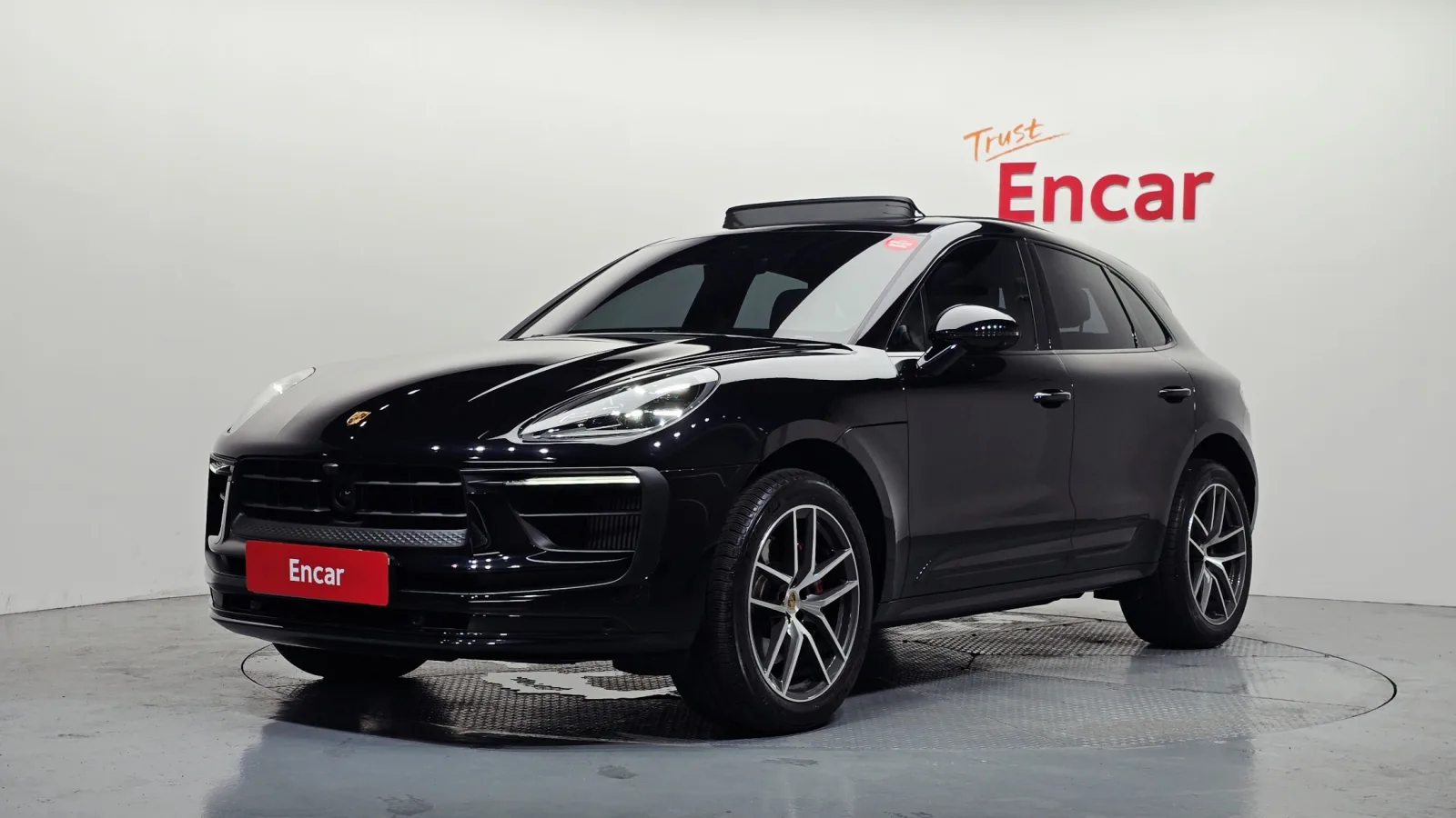 2023 Porsche Macan