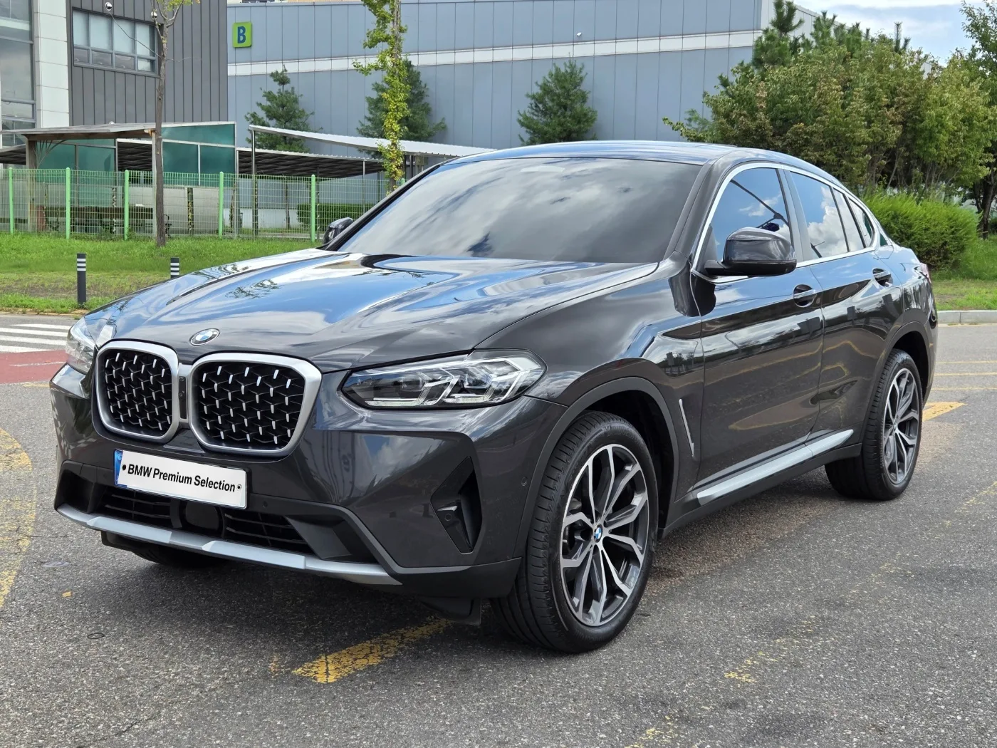 2025 BMW X4