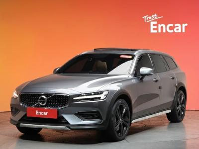 2020 Volvo V60