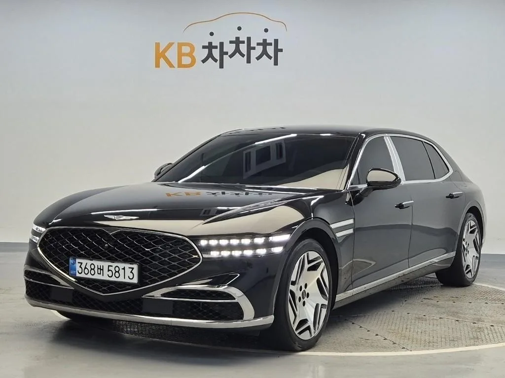 2022 Genesis G90