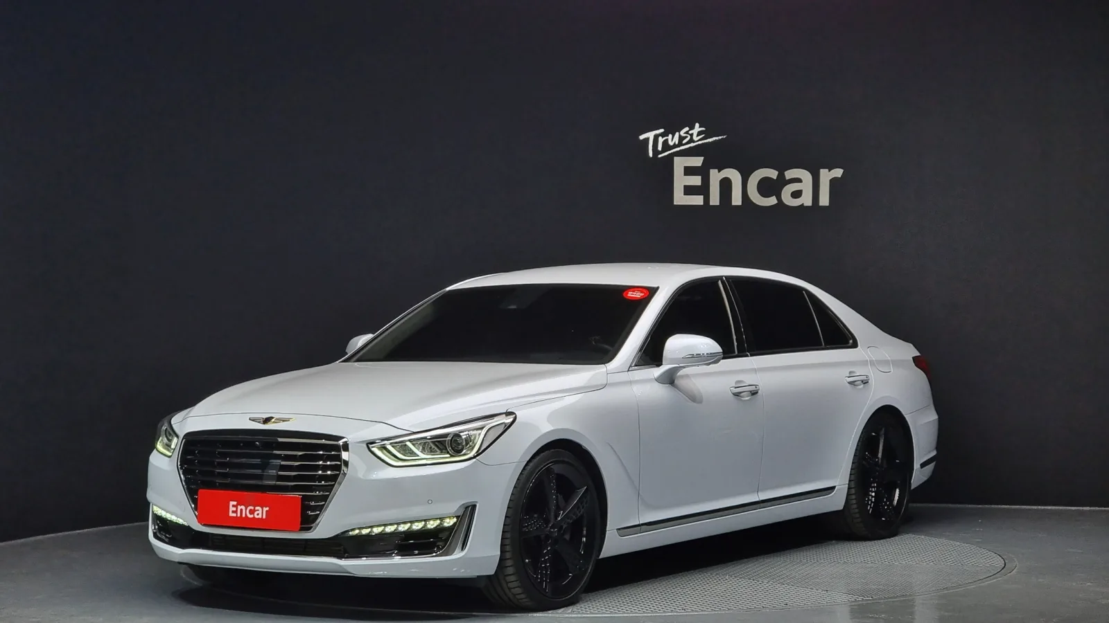 2016 Genesis EQ900