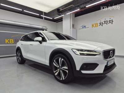Volvo V60 CC (2세대) T5 AWD Pro (2020년형)