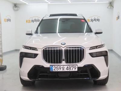 2025 BMW X7
