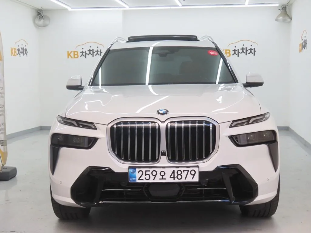 2025 BMW X7