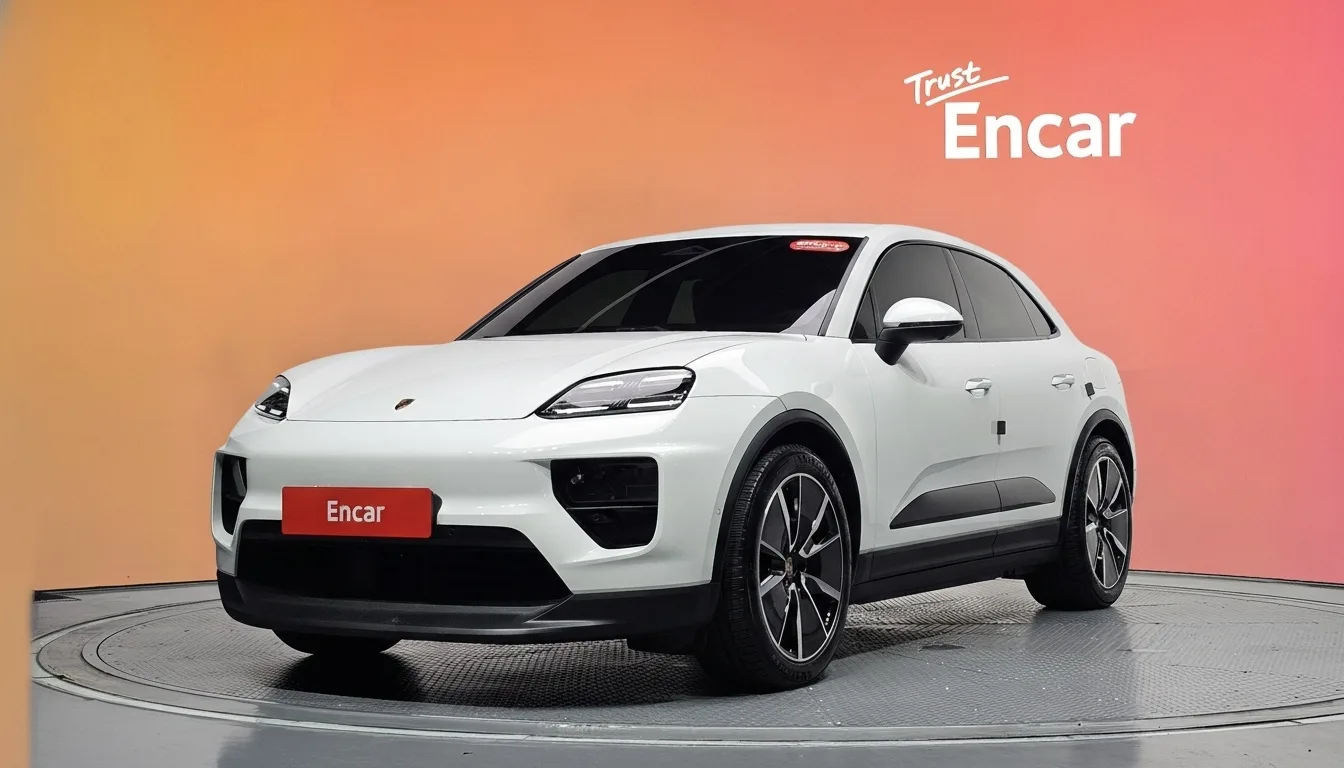 2025 Porsche Macan