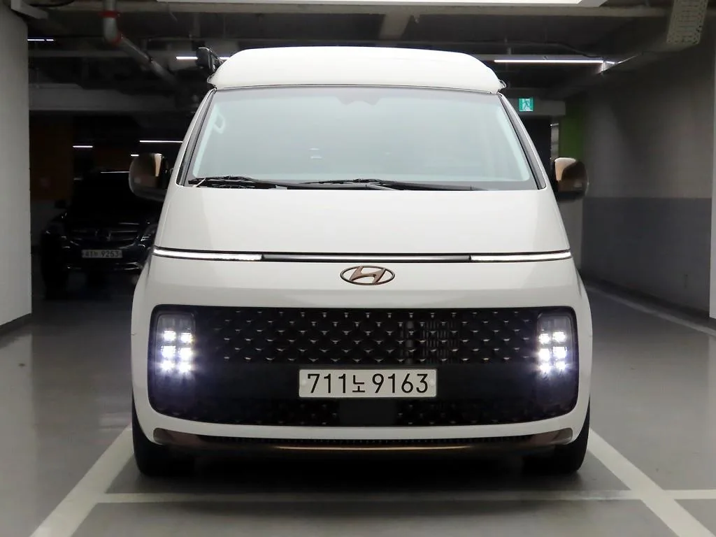 2024 Hyundai Staria