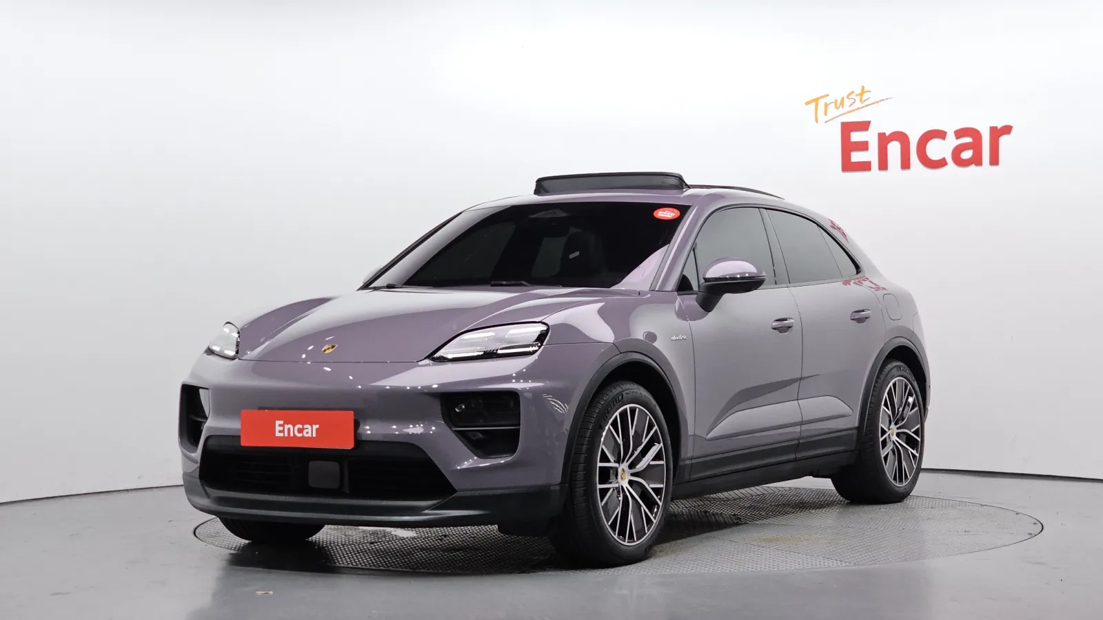 2025 Porsche Macan