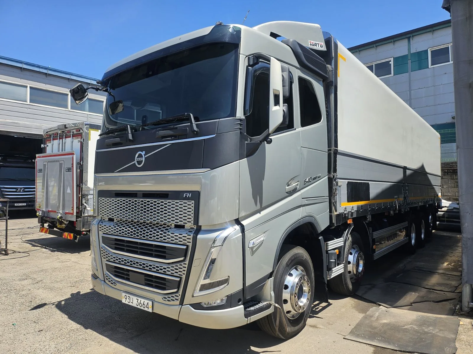 2024 Volvo CargoTruck