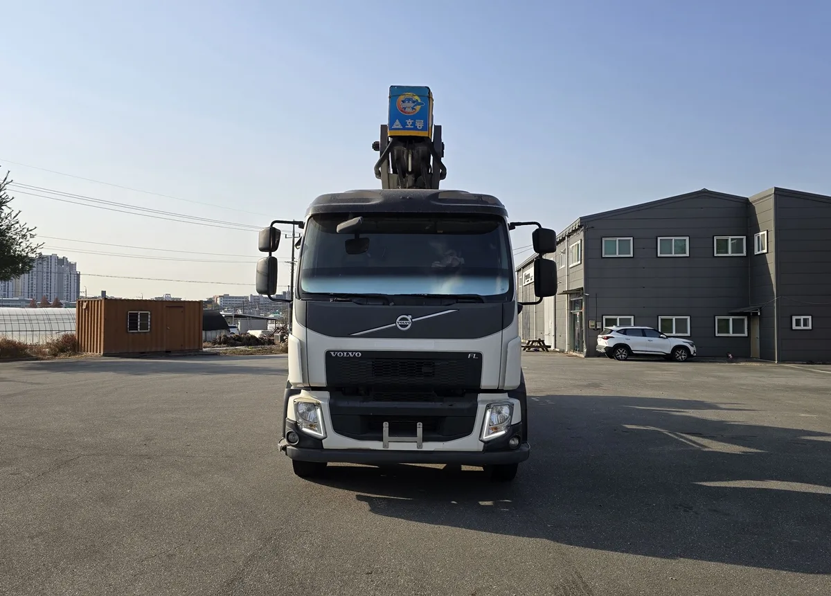 2016 Volvo CargoTruck